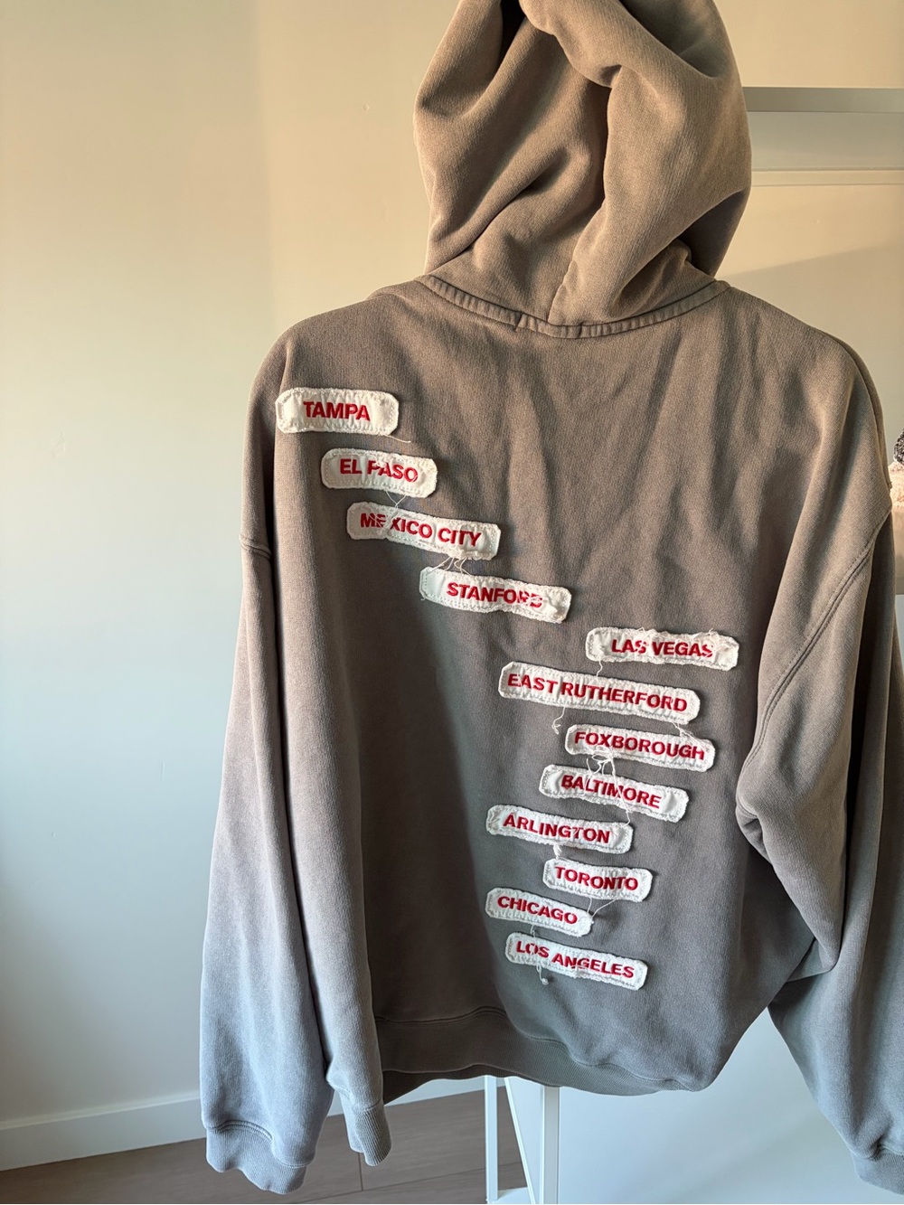 BTS Arirang World Tour Zip Up Hoodie Grey L - Picture 8 of 9